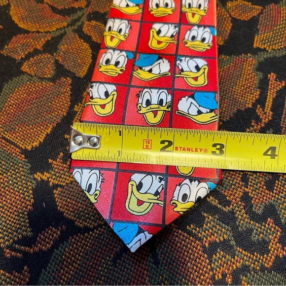 Disney | Donald Duck Tie - Picture 5 of 5